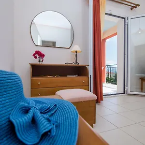 https://apartments-thekla.kefaloniahotels.net